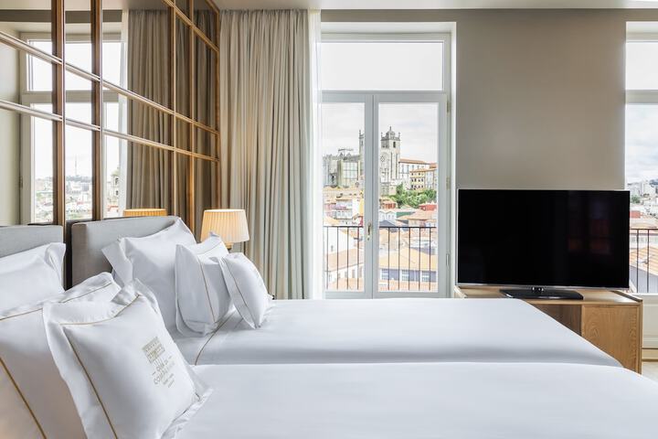 Room 32 of 90