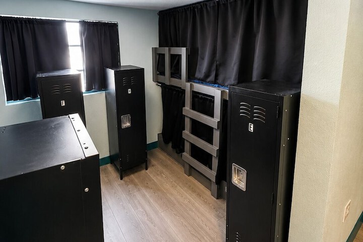 Room 26 of 47