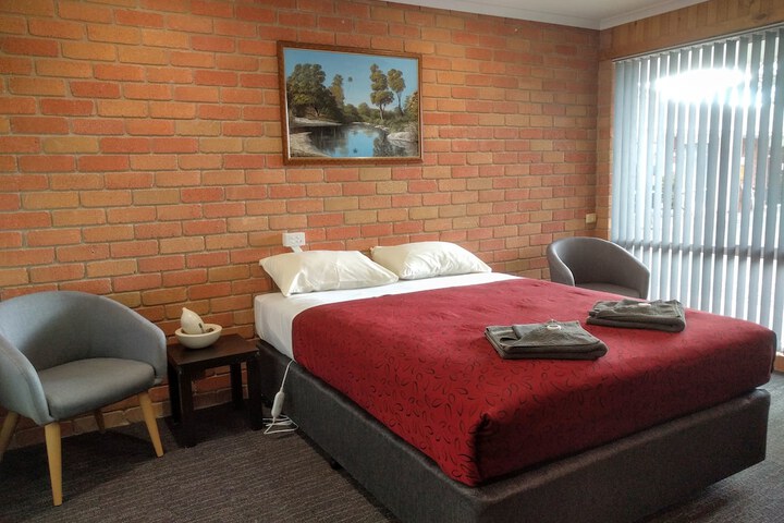 Room 29 of 74