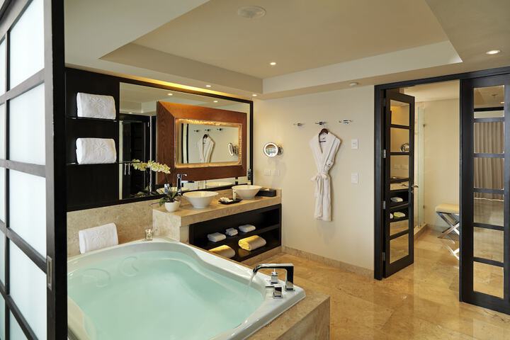 Room 44 of 177
