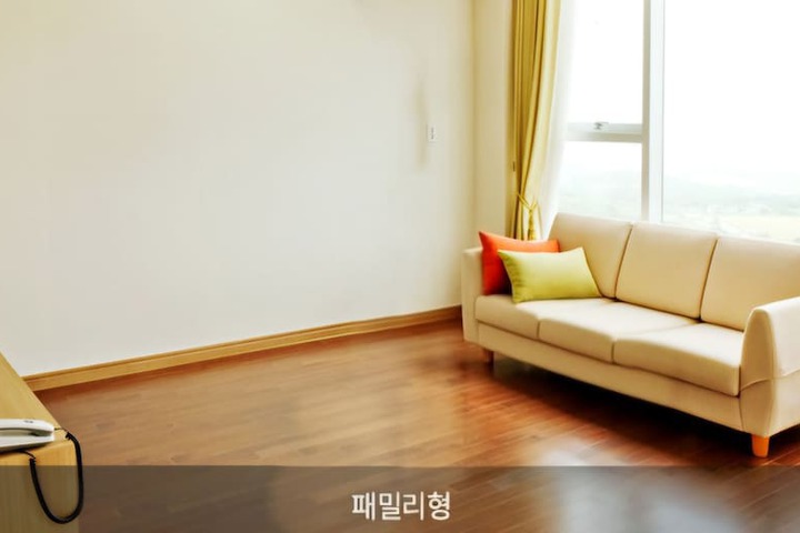 Room 8 of 22