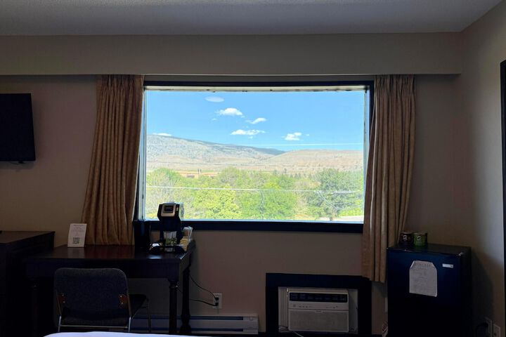 Room 11 of 22