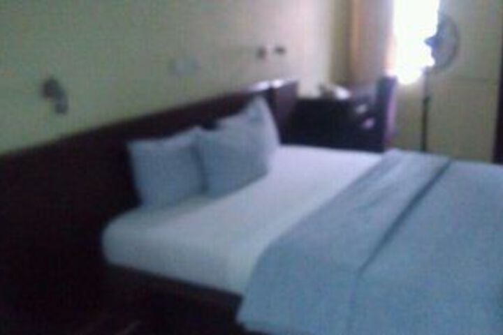 Room 15 of 18