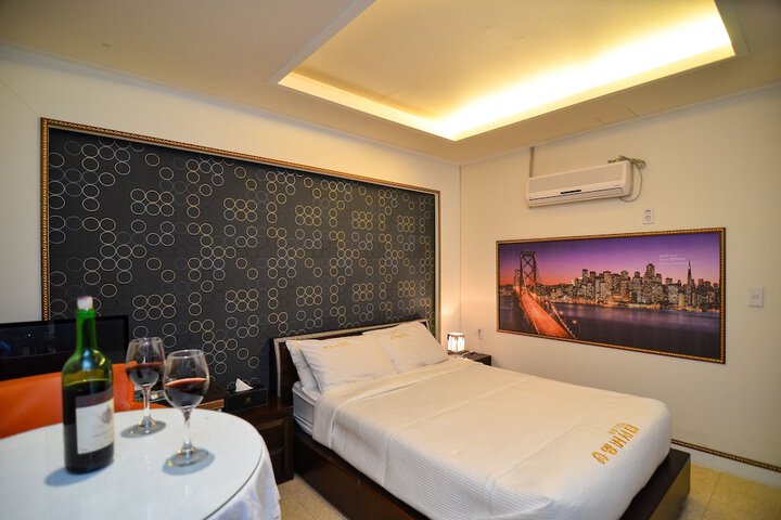 Room 20 of 54