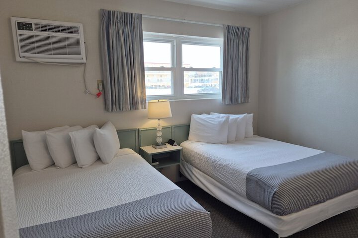 Room 4 of 24