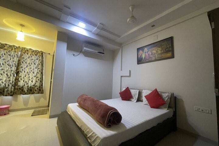Room 10 of 24