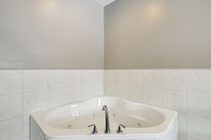 Queen Bed Accessible (3 of 14)