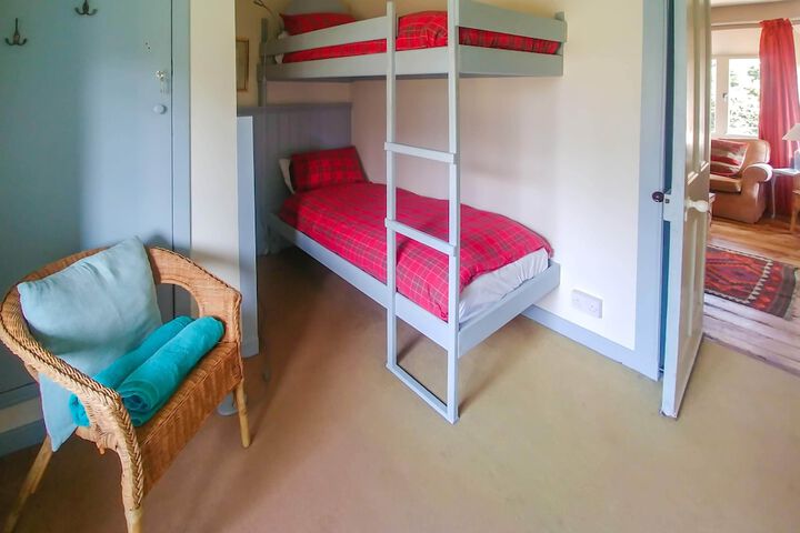Room 6 of 40