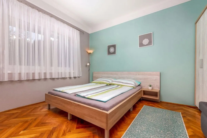 Room 2 of 9