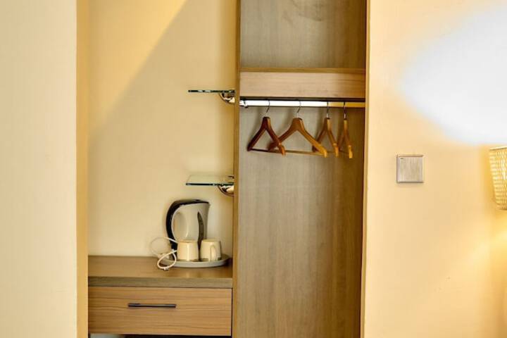 Room 28 of 144