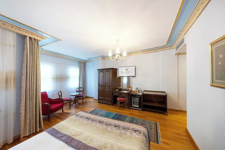 Room 43 of 87