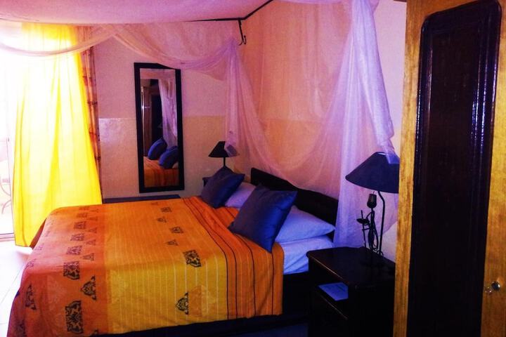 Room 10 of 40