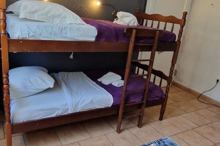 Room 46 of 87