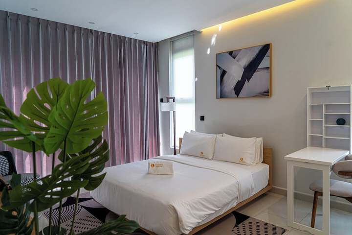 Room 15 of 38