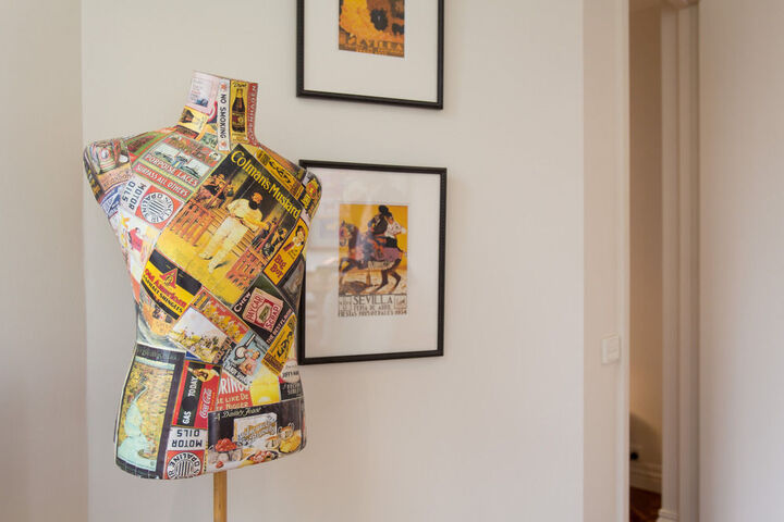 Room 2 of 8