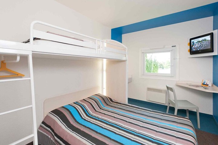 Room 4 of 4