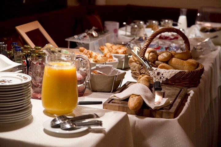 Breakfast/Coffee Service 34 of 61