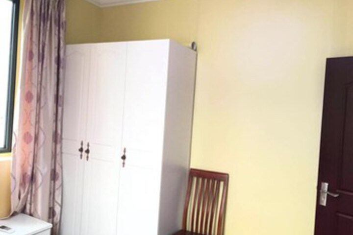 Room 3 of 9