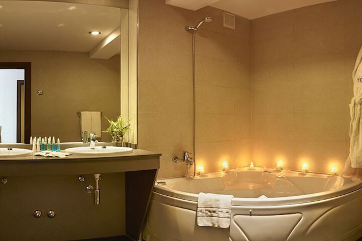 Jetted tub