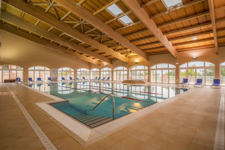 Hotel Pool