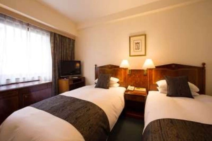 Room 14 of 36