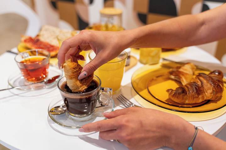 Dining 44 of 63