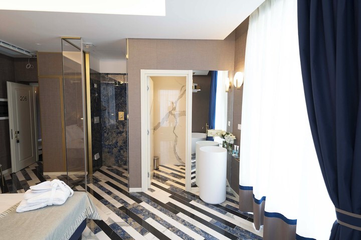 Room 35 of 101