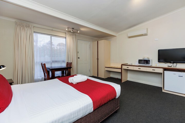 Room 30 of 49