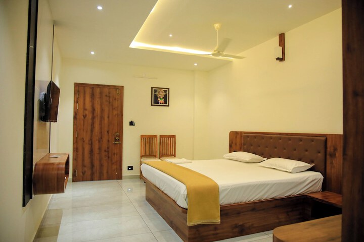 Room 6 of 68