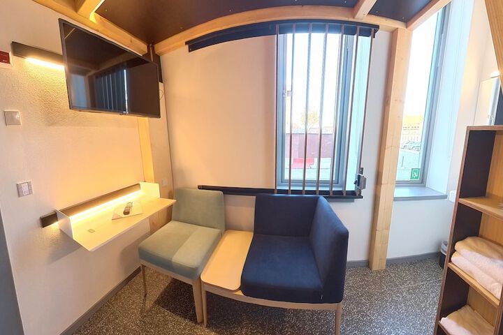 Room 59 of 93