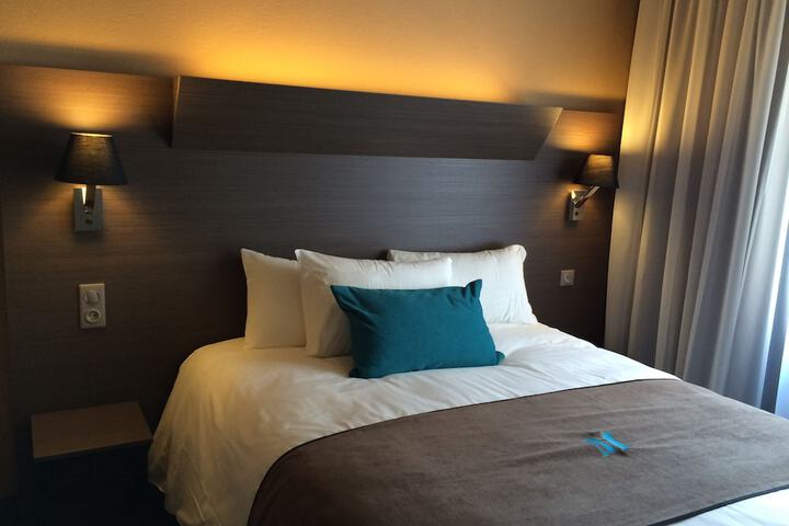 Room 7 of 32