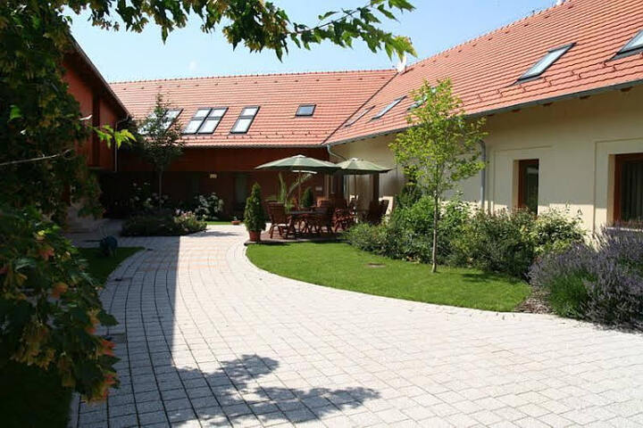 SZENT ADALBERT CENTER
