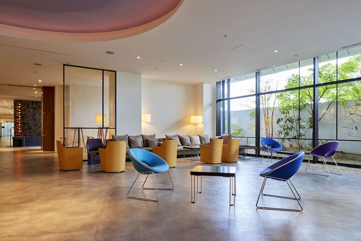 Entrance & Lobby