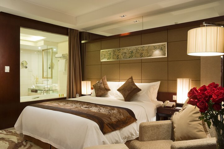 Room 5 of 33
