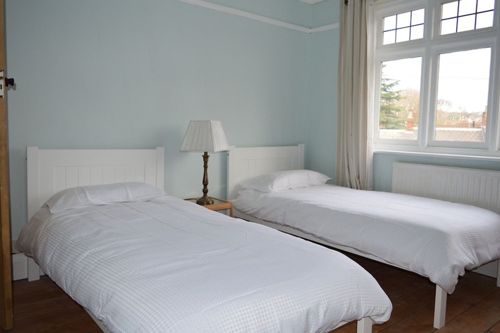 Room 3 of 10