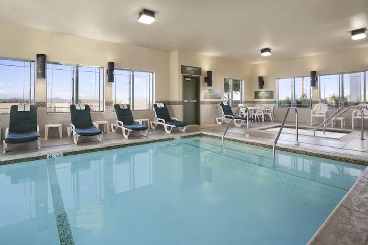 Pool Hotel