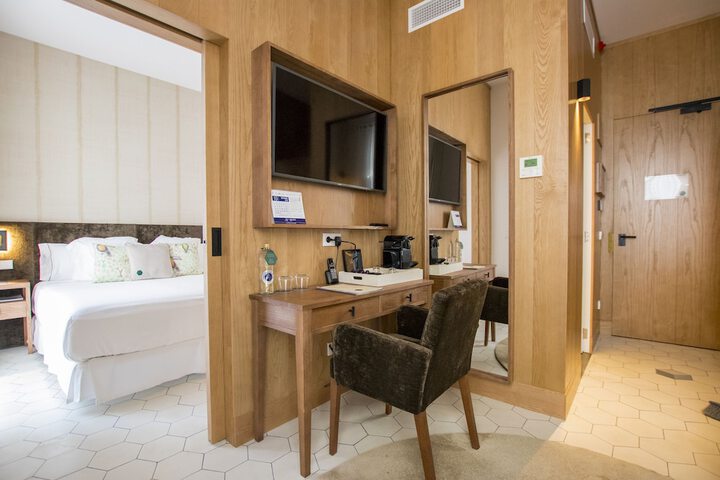 Room 46 of 94
