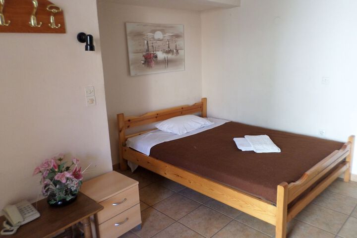 Room 11 of 43