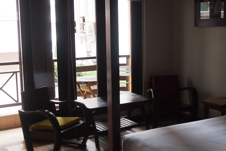 Room 12 of 96