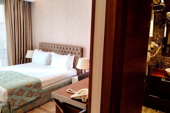 Room 25 of 68