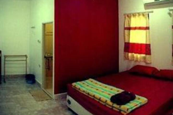 Room 2 of 5