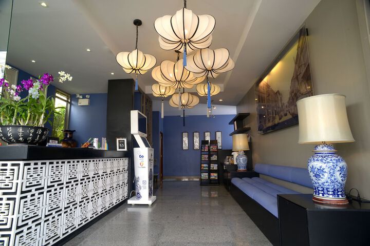 Entrance & Lobby