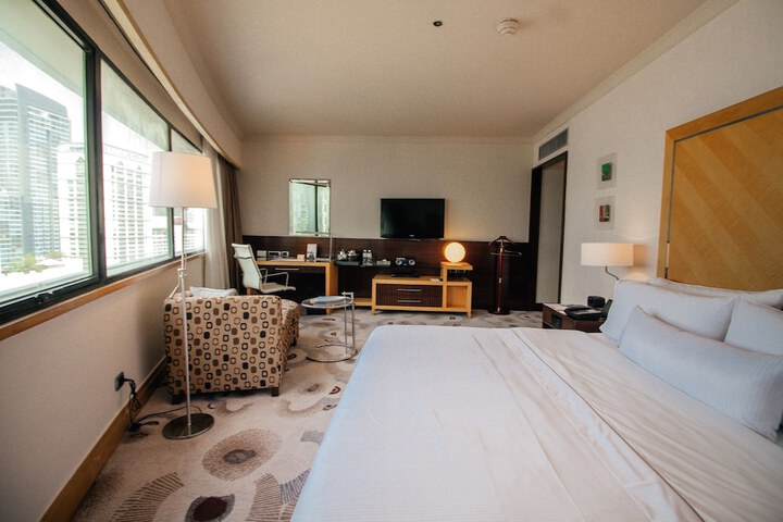 Room 15 of 177