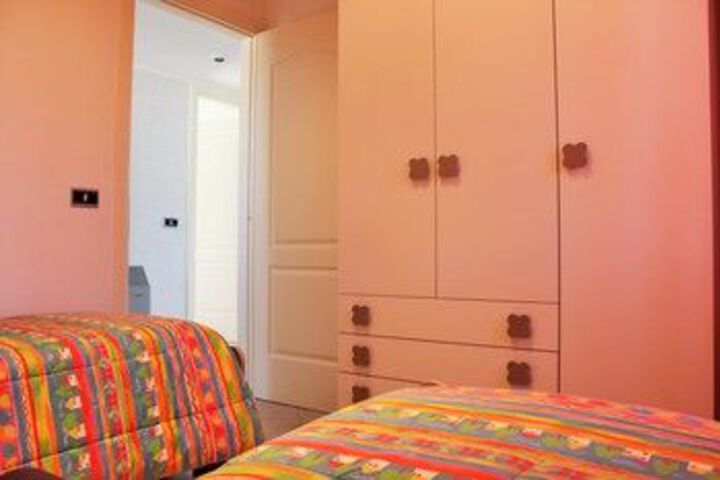 Room 20 of 27