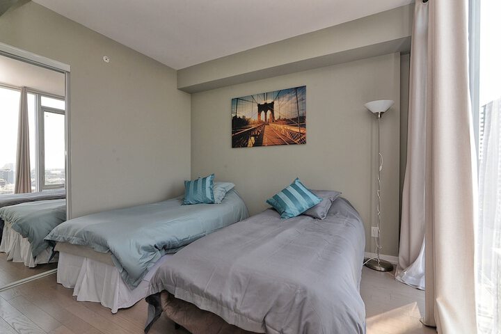 Room 9 of 34