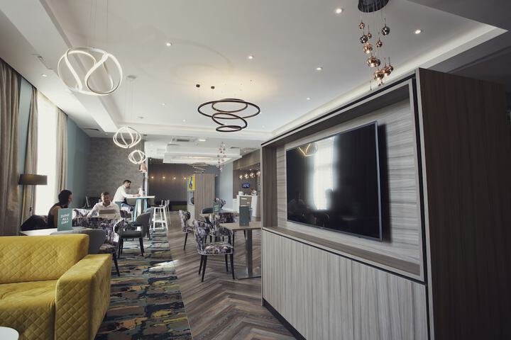 Lounge 188 of 292