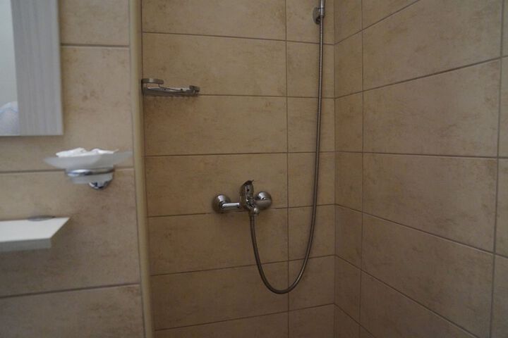 Room 37 of 84