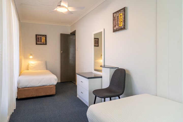 Room 10 of 66