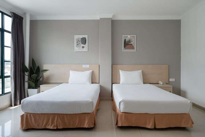 Room 15 of 74