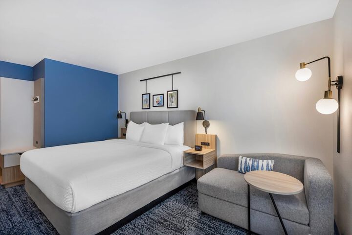 Room 5 of 38